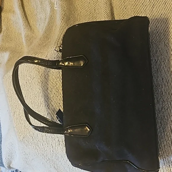 AUTHENTIC VINTAGE COACH WOOL HANDBAG WITH PATENT LEATHER HANDLE AND BOW - Picture 3 of 9